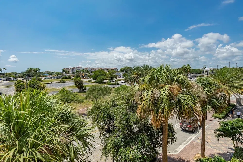 314S Nautical Beach Suite - 2 Beds, Pools, Jacuzzi, Beach, Shops Dog Friendly