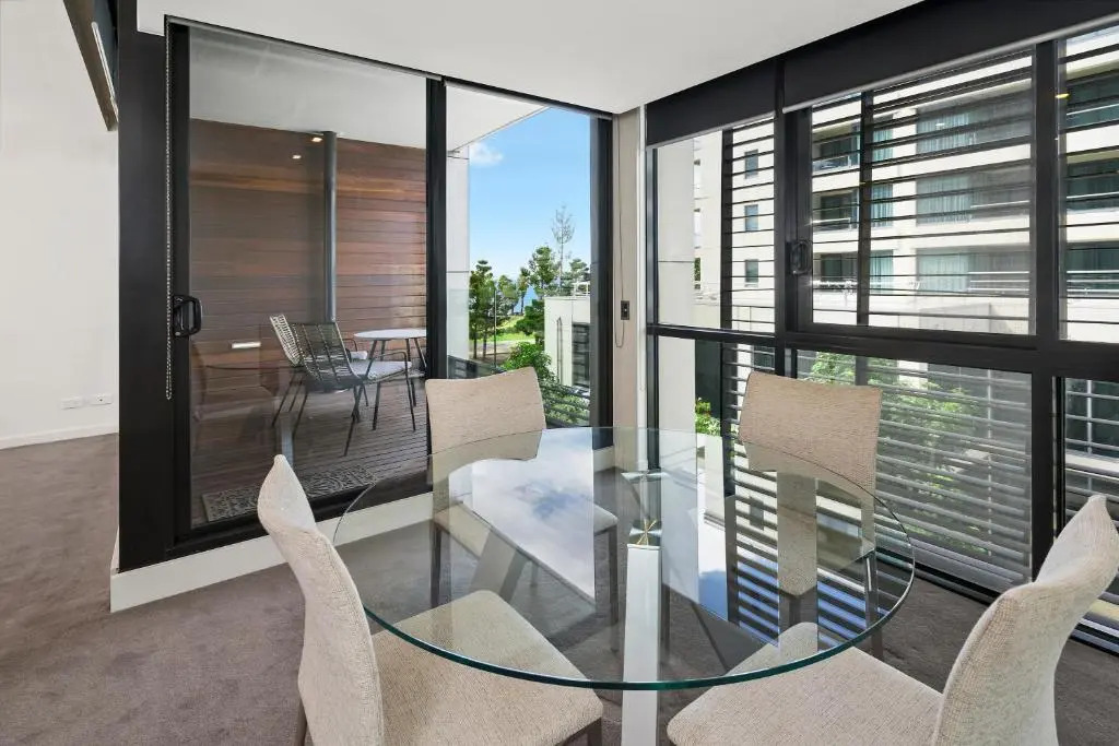 Edgewater 207