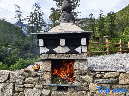 Yading BORE Secret Realm Hotel