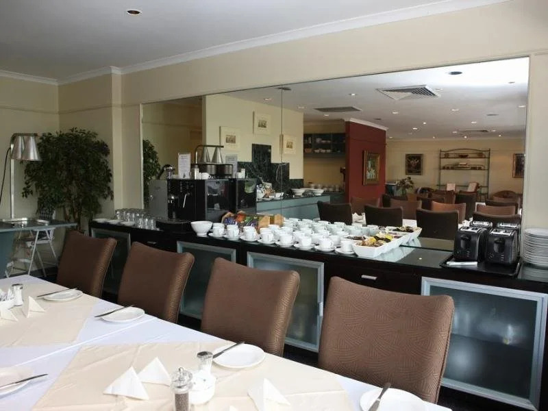 Twin Towers Inn