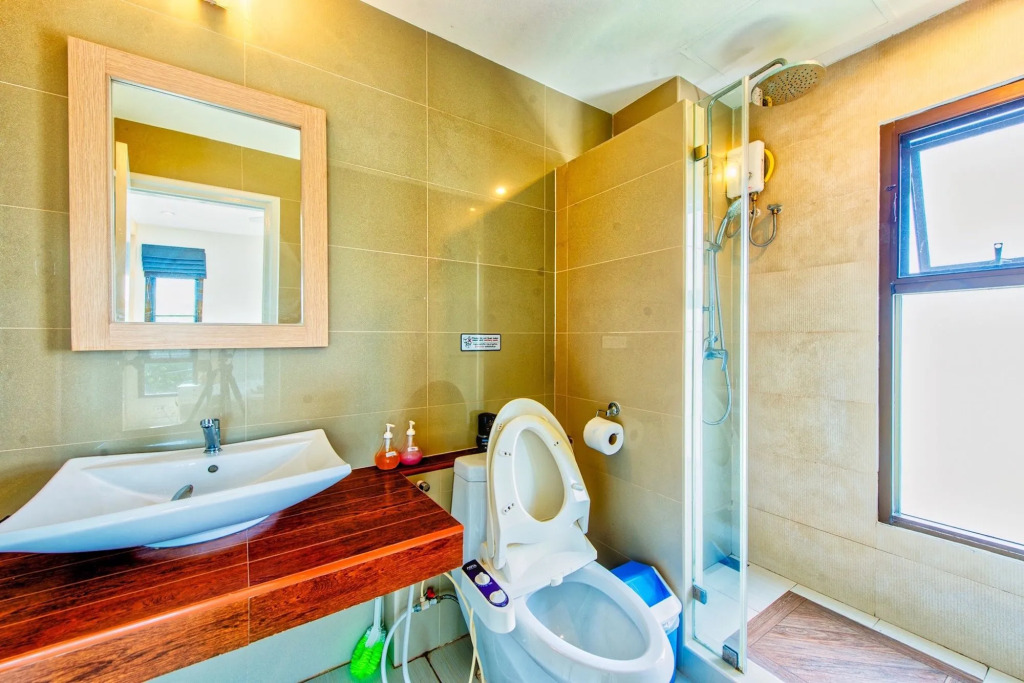 Tree Boutique Residence - Quiet Oasis - Stunning View, Pool & Gym