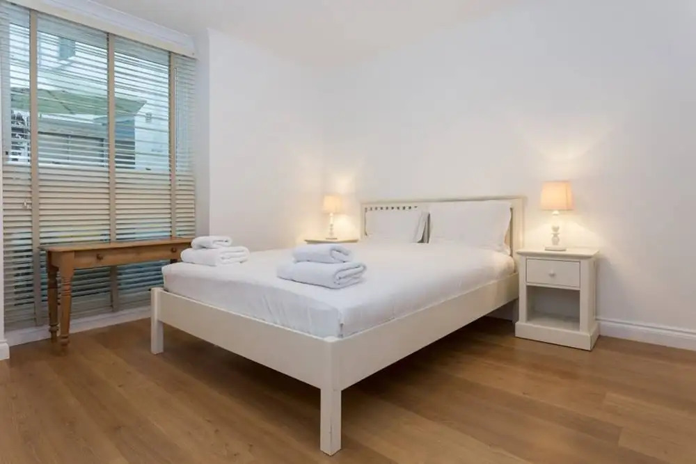 Spacious 2 Bed Flat by Hyde Park