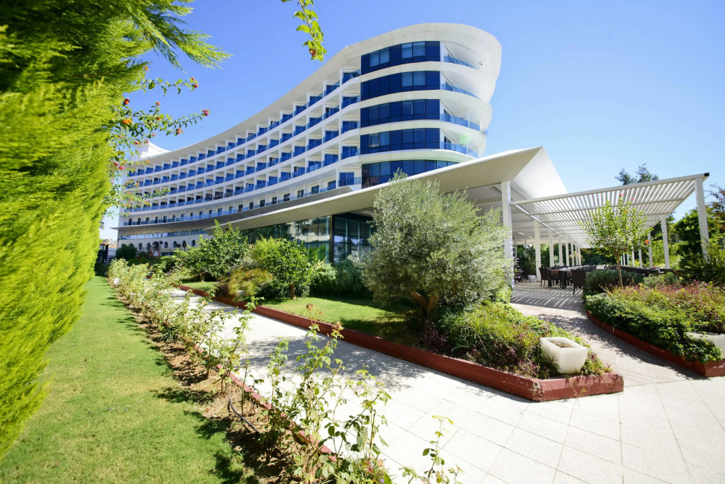 Отель Q Premium Resort