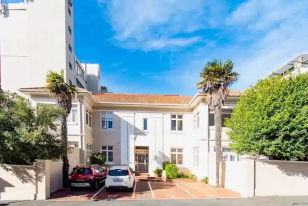 Luxurious Sea Point Apartment