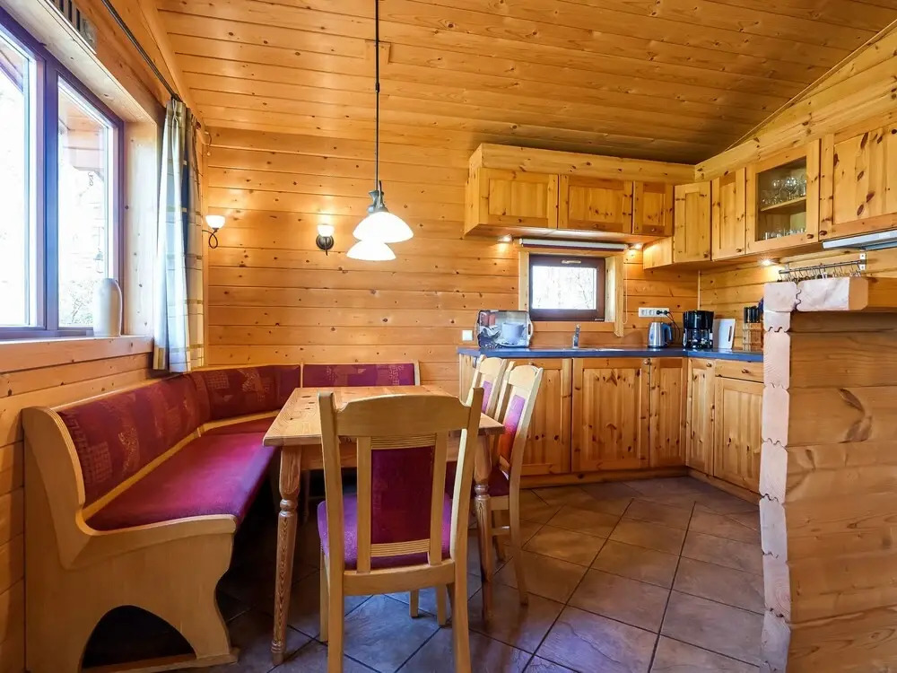 Garden-View Bungalow in Holten near Forest