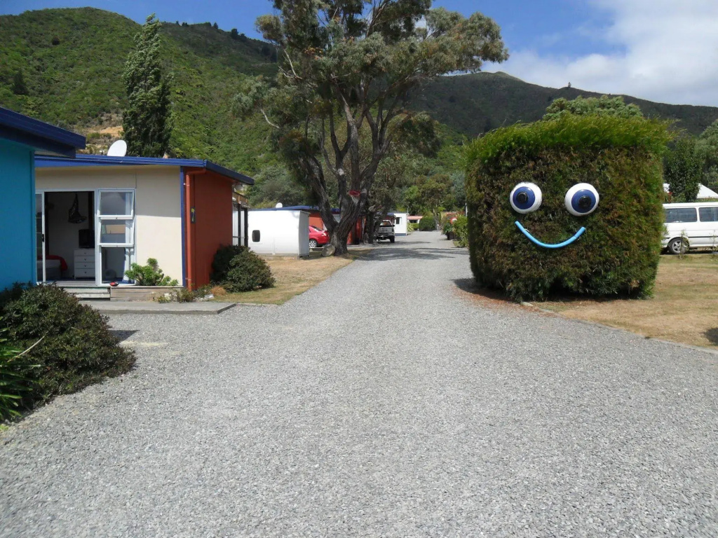 Pictons Waikawa Bay Holiday Park
