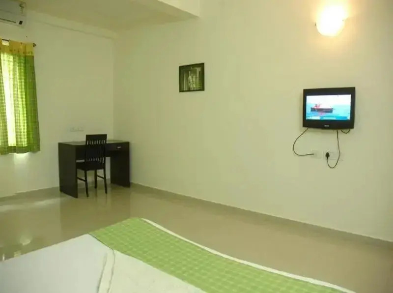 The Palm Service Apartment
