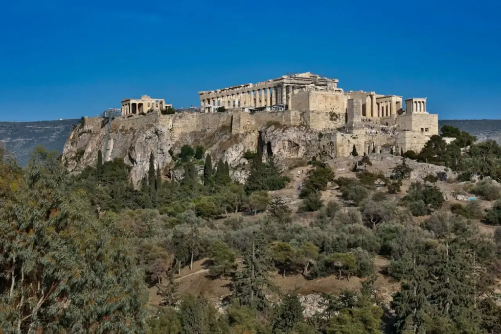 Parthenon Rooftop Luxury Apartments by Live&Travel