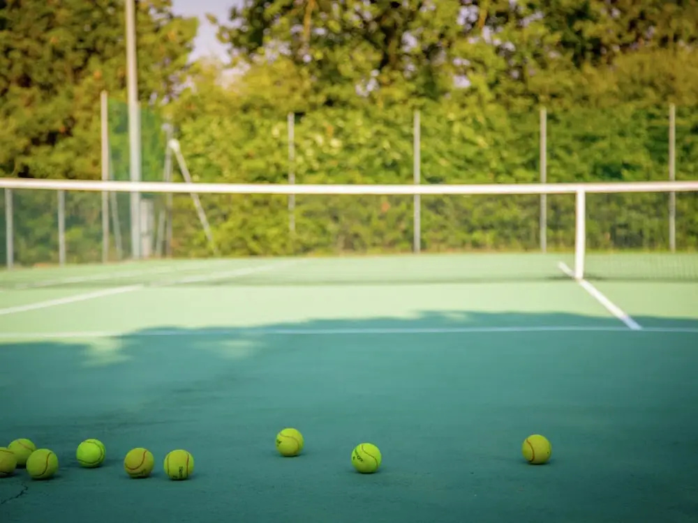 Villa with Spacious Garden, Swimming Pool, Hot Tub, Tennis Court near Cortona