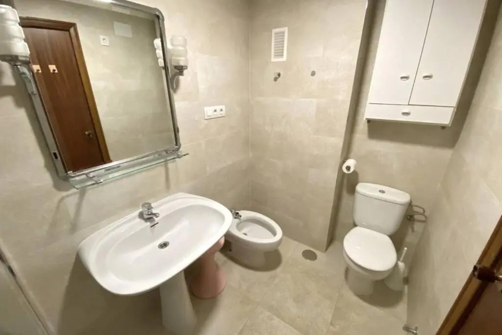 Leo piso 20 apartamento 4 pax Inmobiliaria Leo PLaya de San Juan