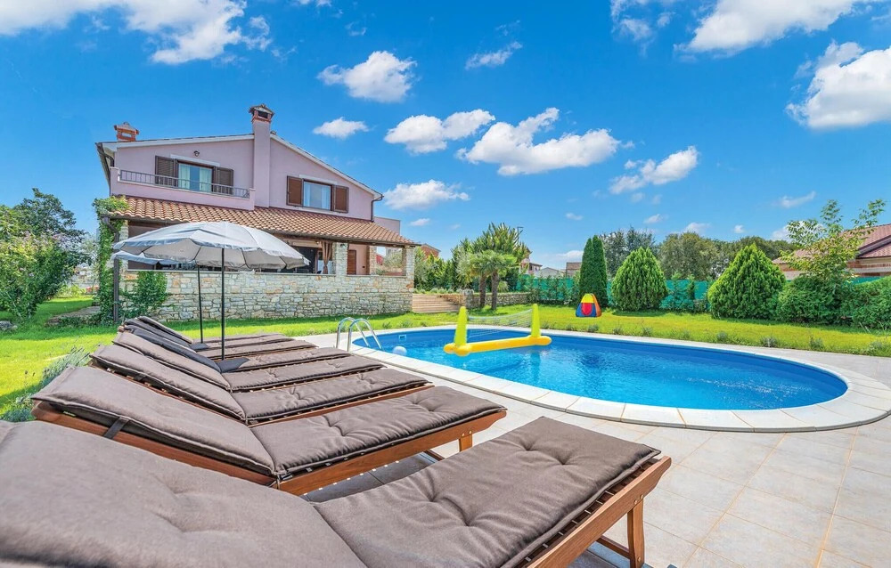 Pet Friendly Home In Bale