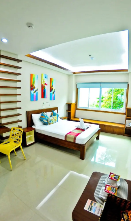 Four Thirteen Suites