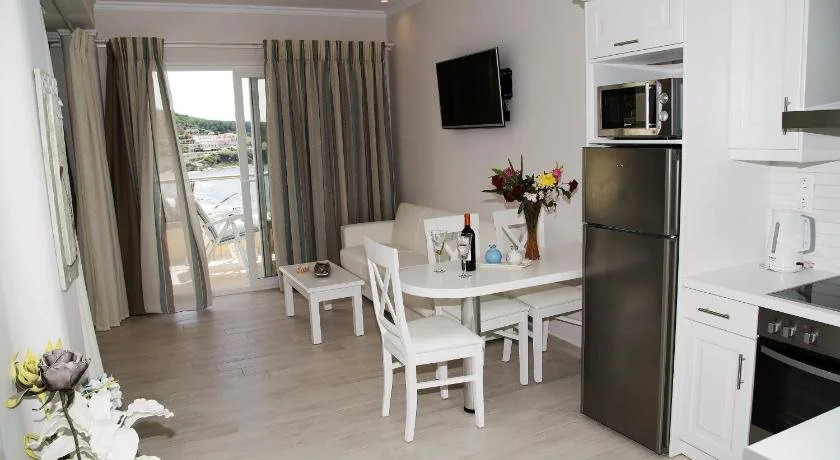 Paralia Luxury Suites