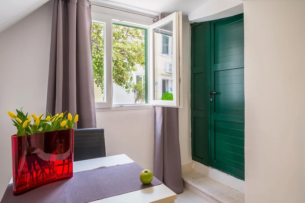 Bliss Apartments with free parking