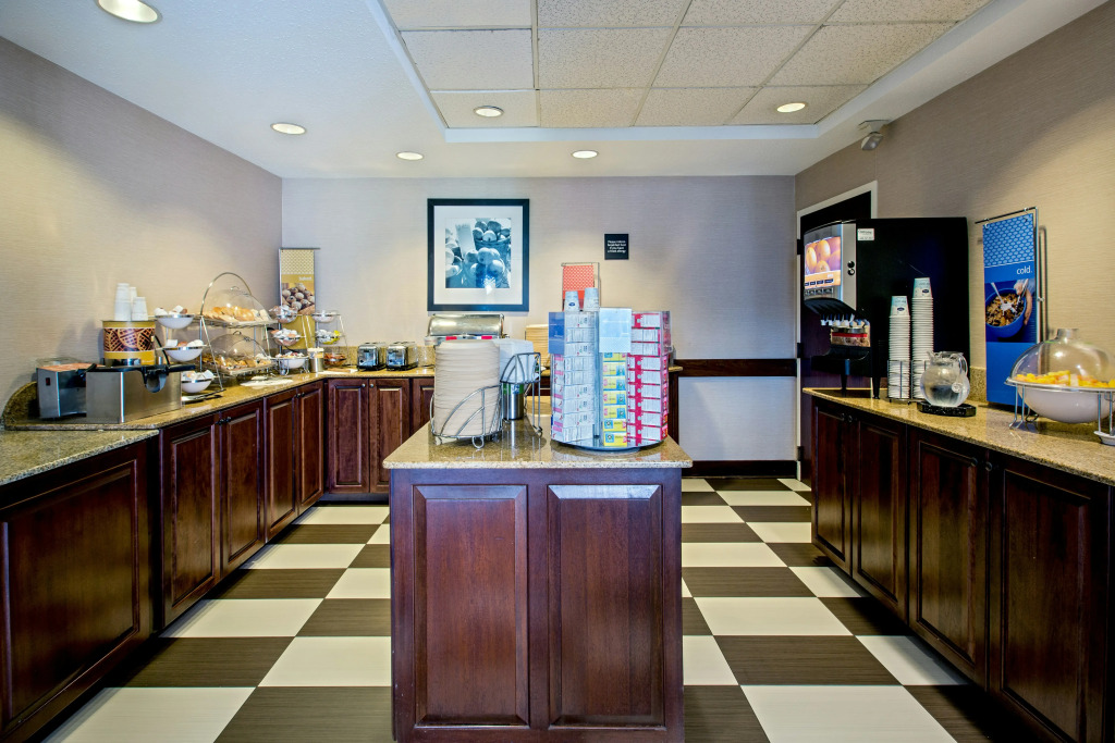 Hampton Inn West Springfield