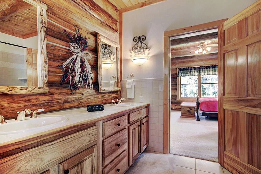 Discovery Lodge by RedAwning