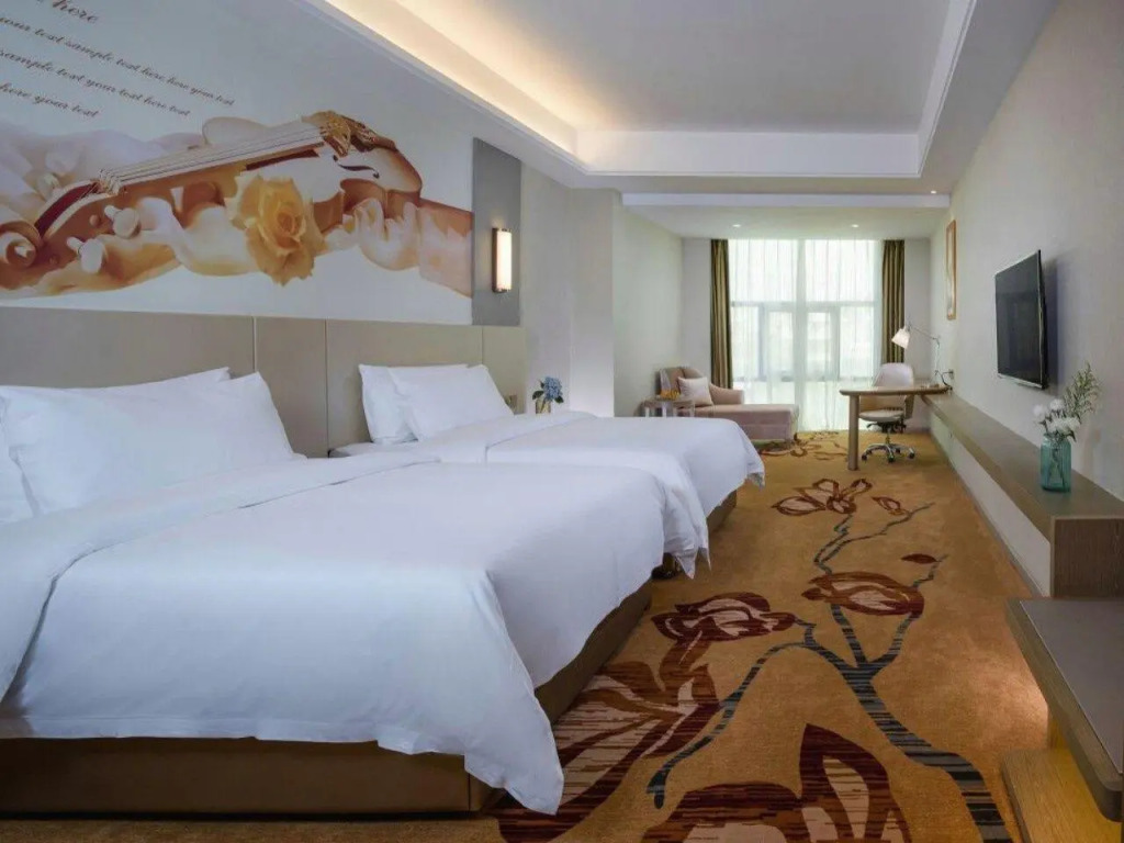 Vienna International Hotel (Haikou Old Town High-speed Railway Station)