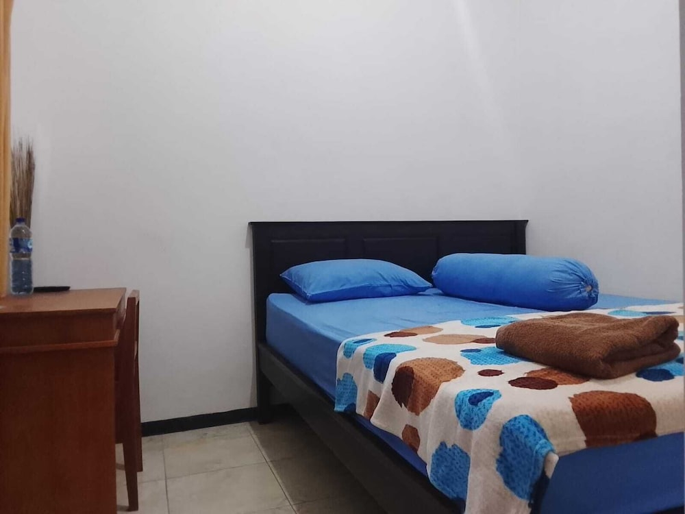Griya Sarah Backpacker Homestay by Bias