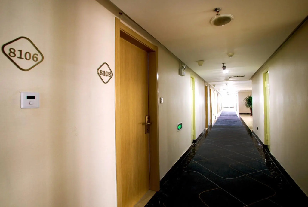 Chonpines Hotels·XiNing Qingzang Building