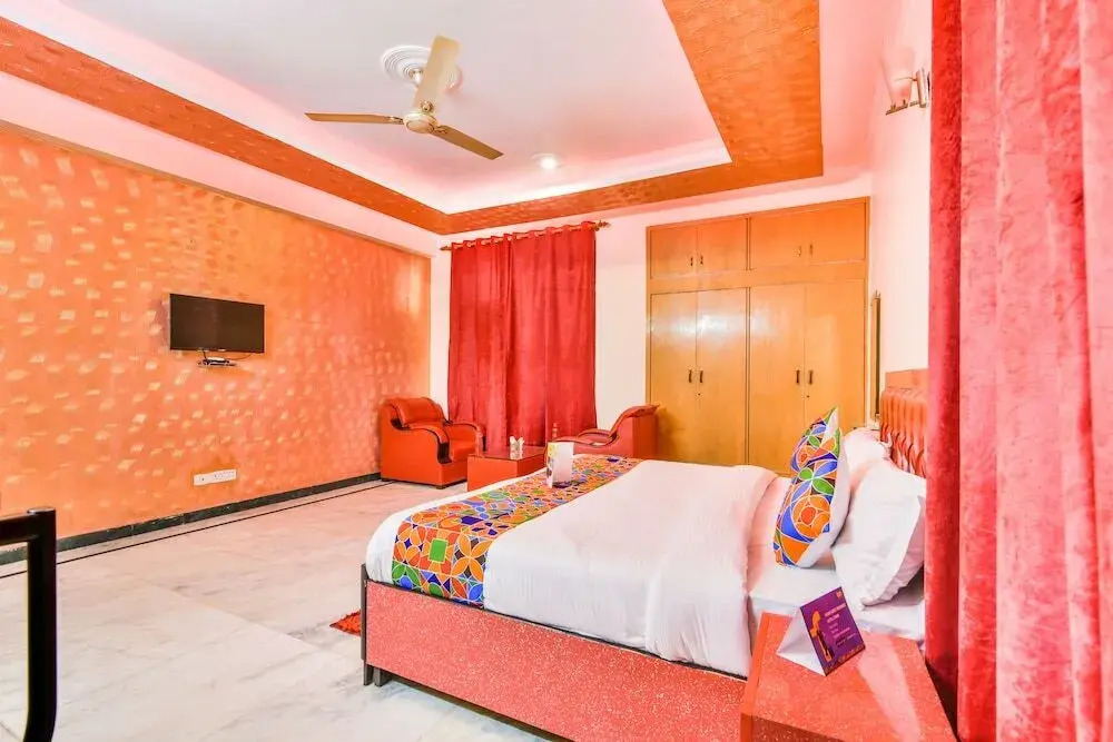 Prakash Apartment By FabHotels