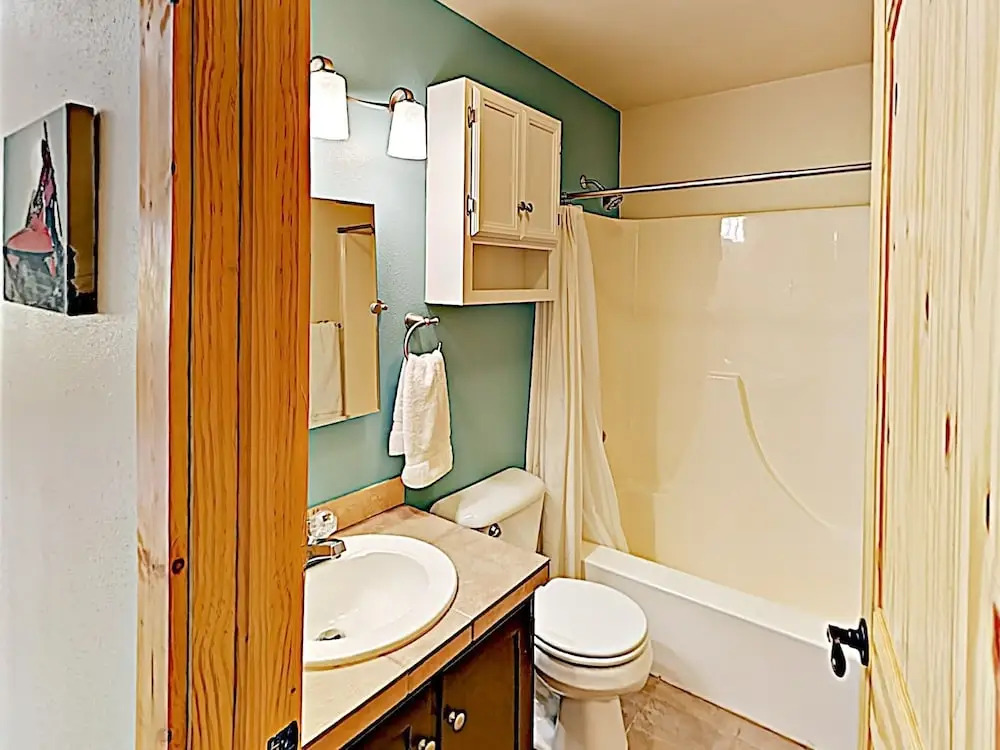 New Listing! Mountain-view Ski W/ Hot Tub 3 Bedroom Home