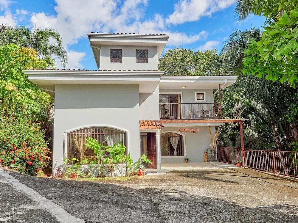 Villa Palmeras with jungle views pool near MA
