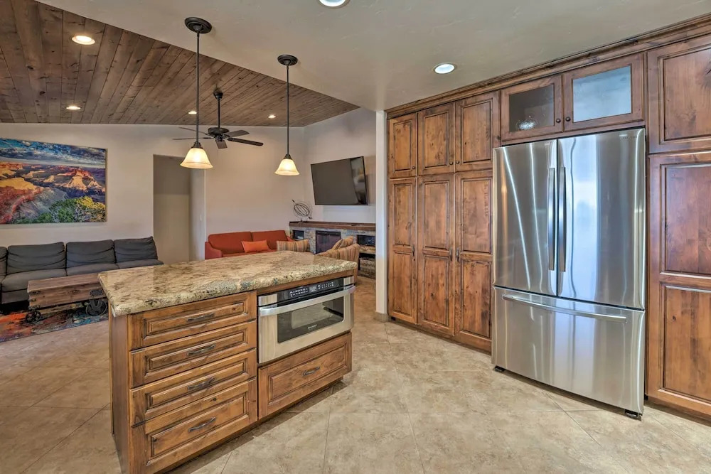 Pool & Game Room: Pet-friendly Lake Havasu Gem