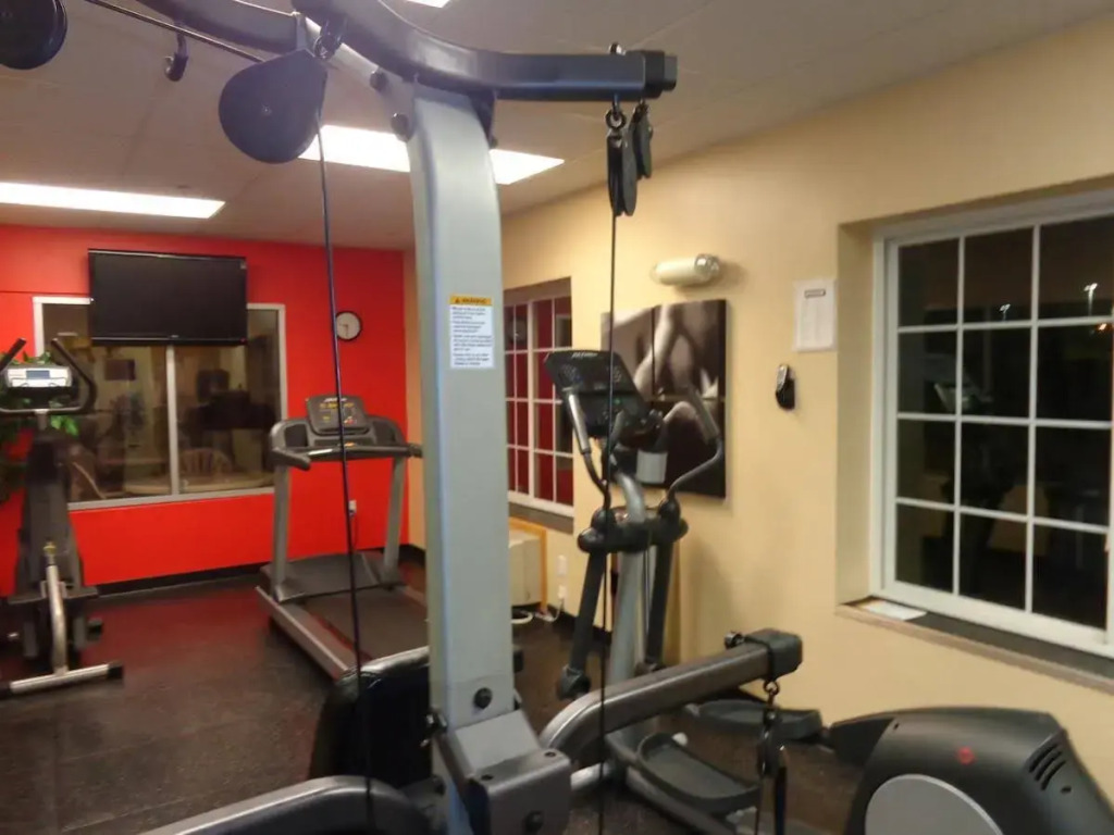 Country Inn & Suites by Radisson Bismarck Waterpark