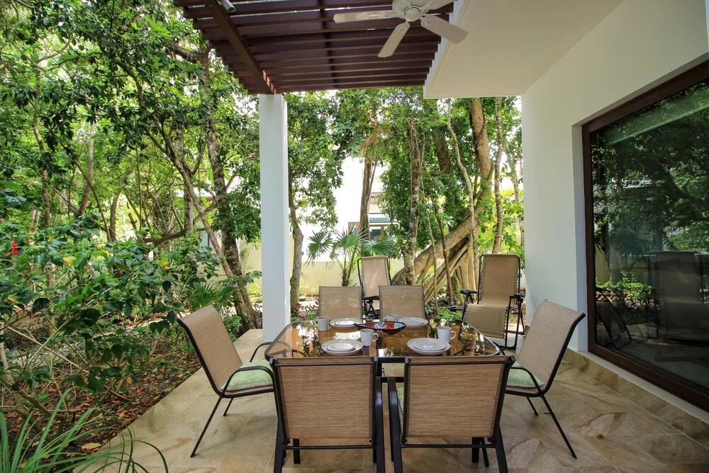 Luxurious 2 BR Condo w Sunbeds in Private Terrace Terrace Pool View Best Wi-fi