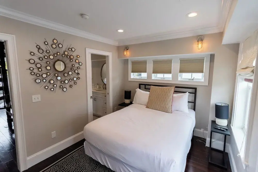 The Newport Lofts - 546 Thames Street
