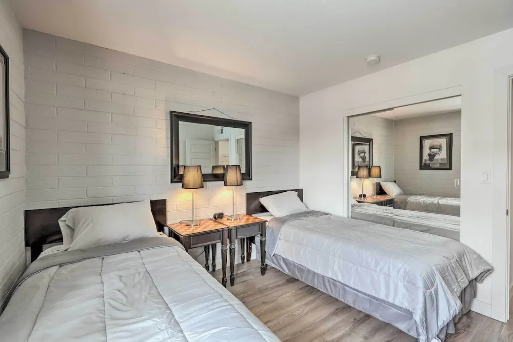 Chic Scottsdale Home w/ Balcony, Walk to Old Town!