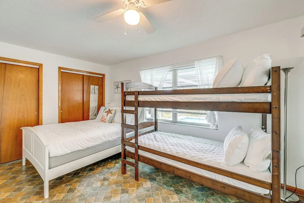 Port Charlotte Retreat w/ Lanai + Private Pool!