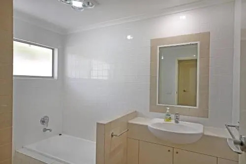 32 Barra Crescent, Coolum Beach. Bond 500, FOXTEL, WIFI, Linen Supplied
