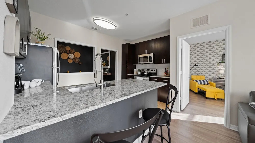 Stylish 2BR Corporate Stay Pool Balcony 2