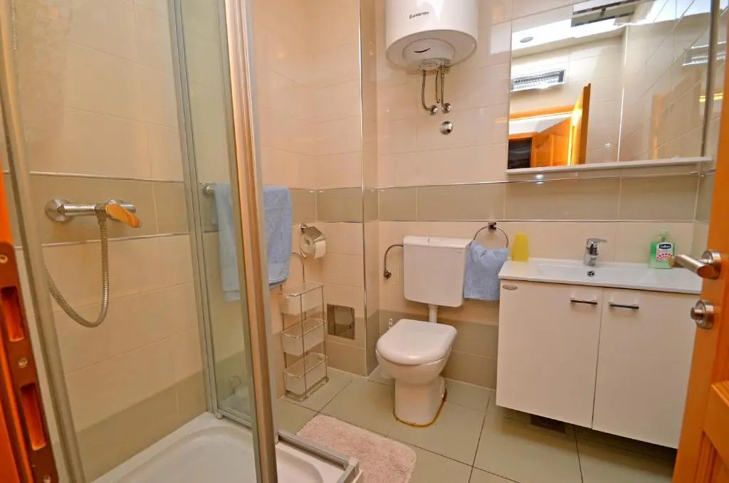 Apartments Jela