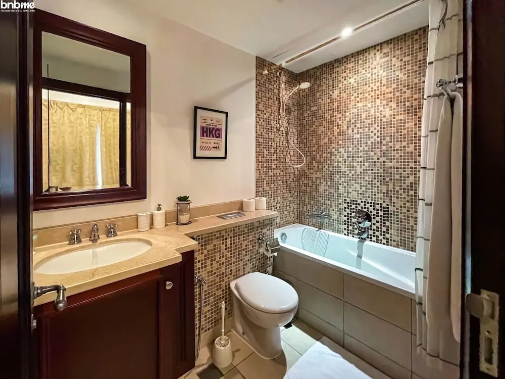 Lux 2B in Oldtown in of DT by Bnbme Homes