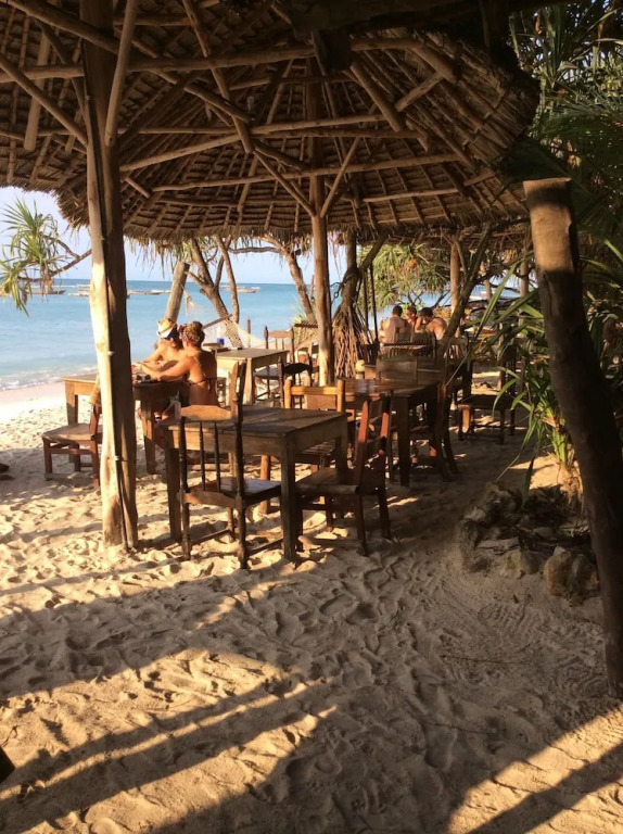 Kajibange bar and guesthouse