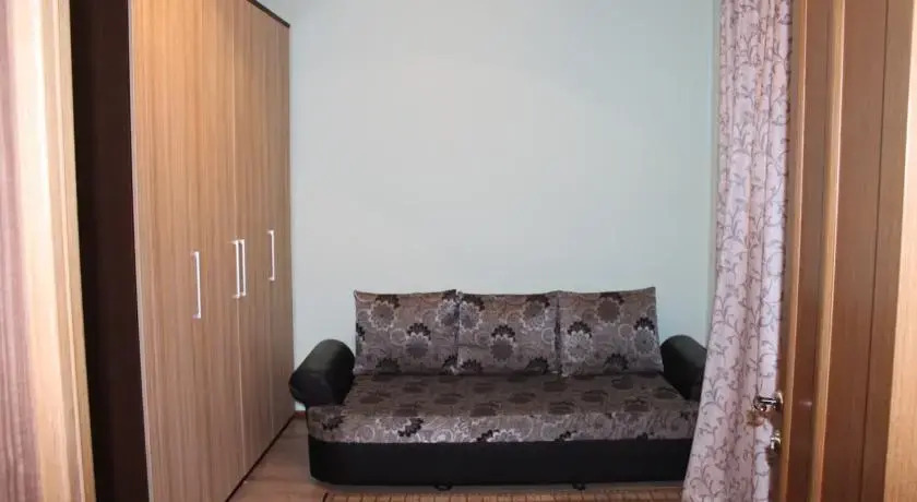 Houseroom I