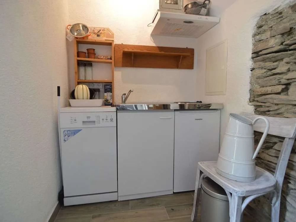 Cozy Apartment in Immerath with Fishing Near