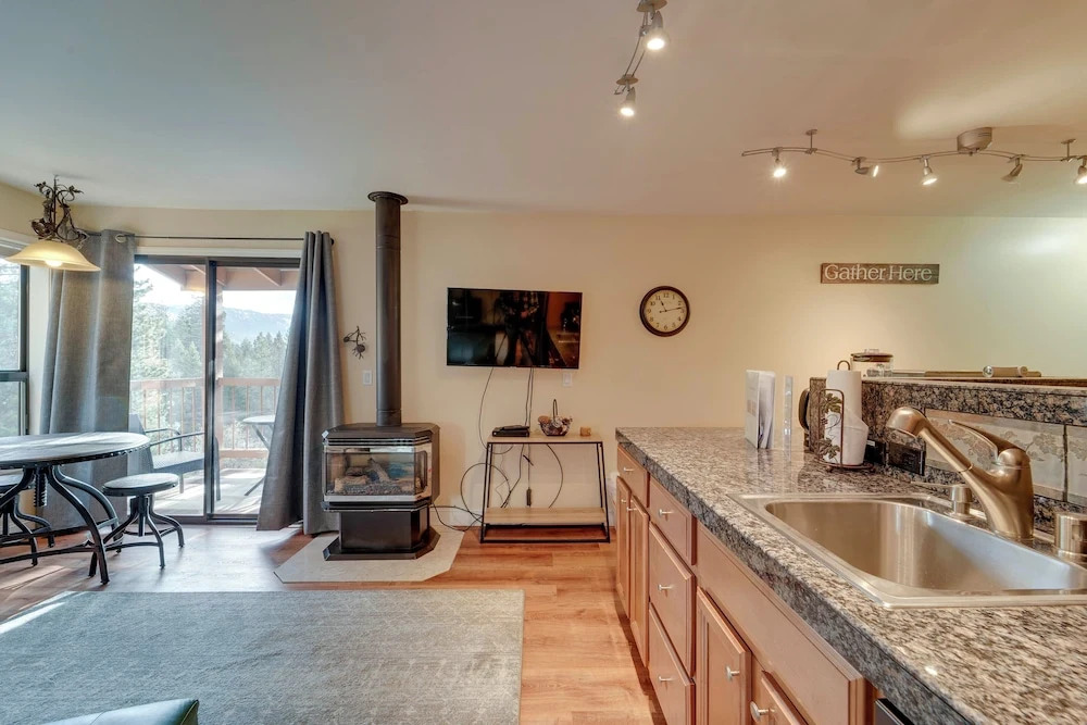 u003c 3 Mi to Lake Tahoe: Incline Village Condo