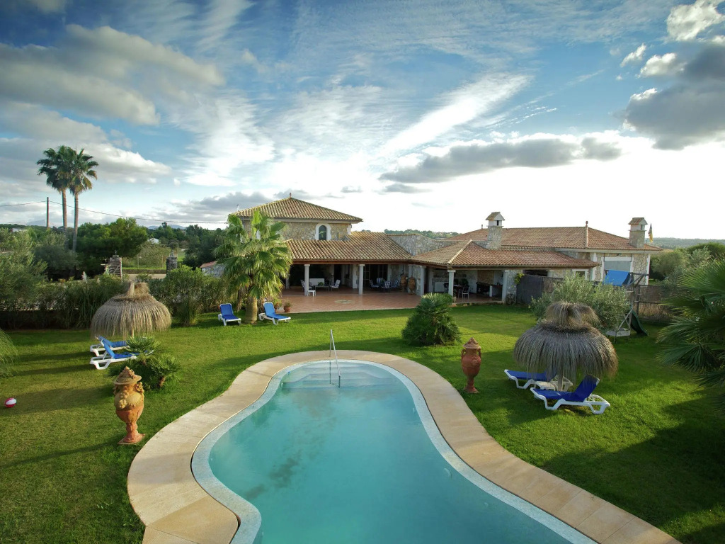 Country House near Alcúdia Bay with Pool