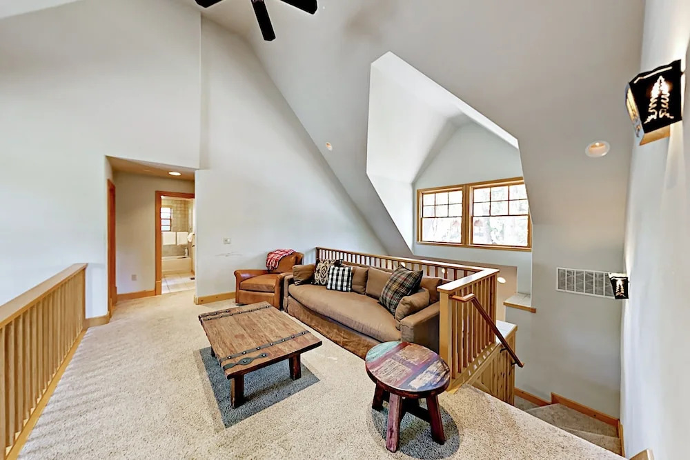 213 Vista Pines Circle Home 5 Bedrooms 4.5 Bathrooms Home