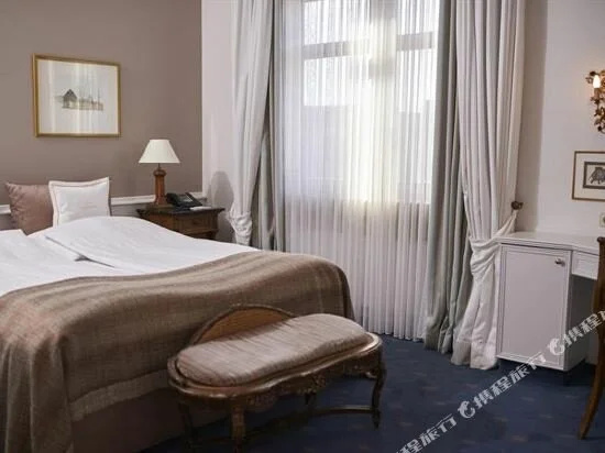 RomanticHOTEL Goldener Karpfen - das kleine, feine Grandhotel direkt in der Altstadt