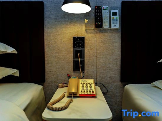 Meifeng Hotel (Shenzhen International Convention and Exhibition Center Qiaotou West Subway Station)