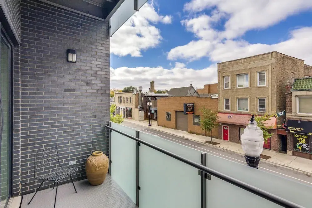 6 Bedrooms in Beautiful Sheridan Park by AllSet Turnover