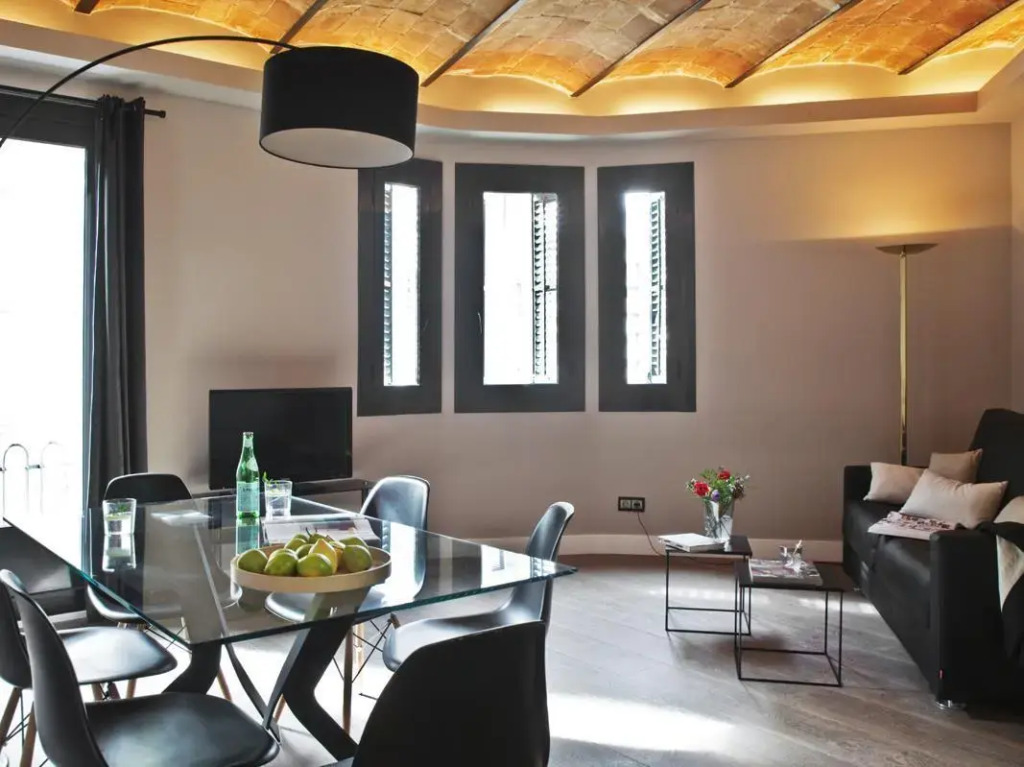 AinB Eixample-Miro Apartments