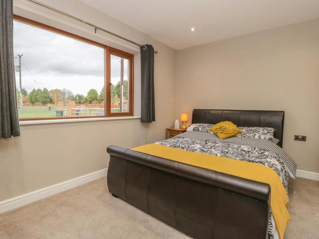 Little Acres, Selby