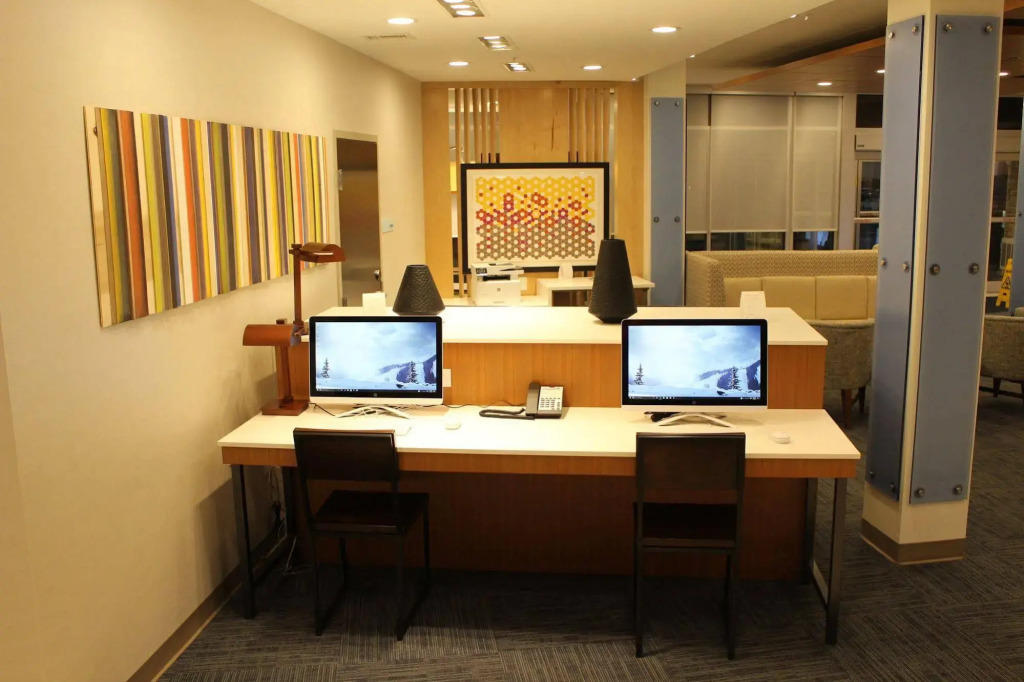 Holiday Inn Express & Suites Marietta by IHG