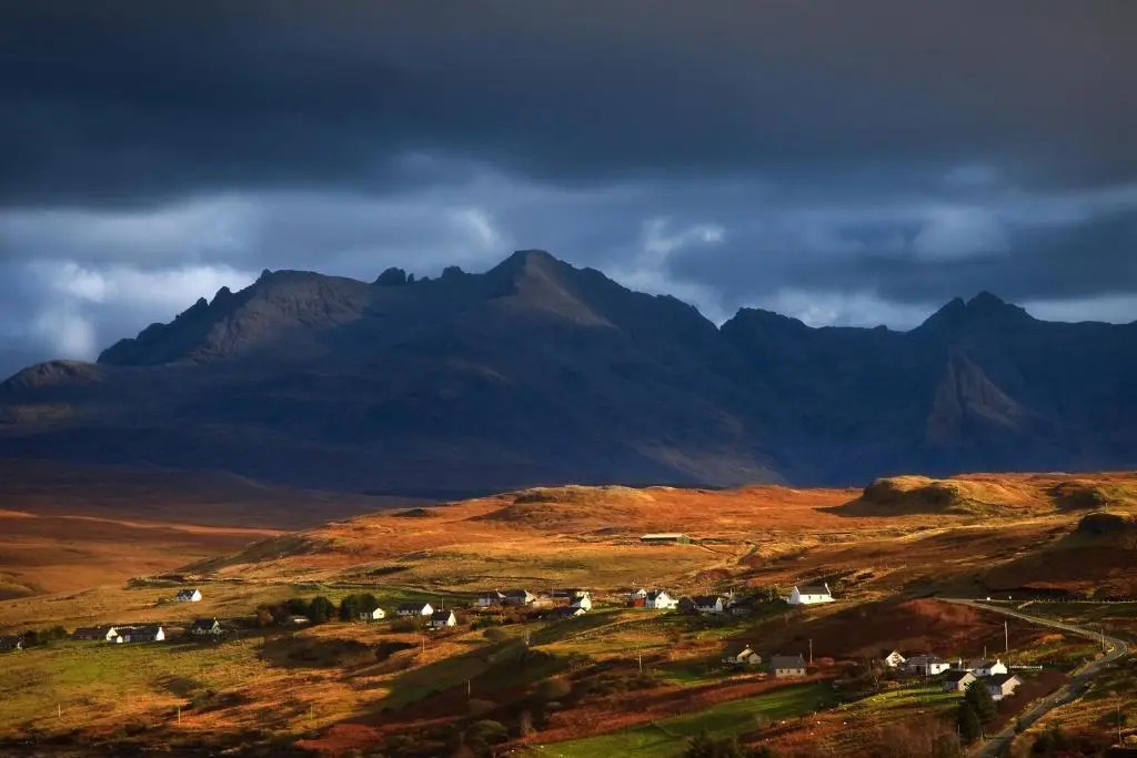 Storr Apartments