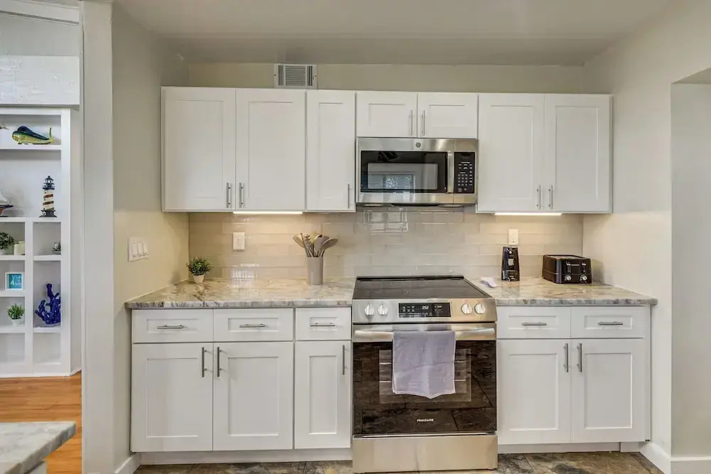 3 Mi to Beach & Boardwalk: Riverfront Daytona Home